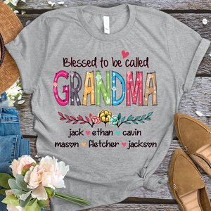 Brambles Boutique Personalized grandma art with grandkids mother day 2022 T-Shirt